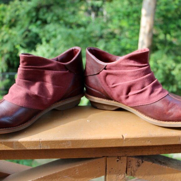 Merrells short bootie, red wine color, size 9.5 - Picture 2 of 6